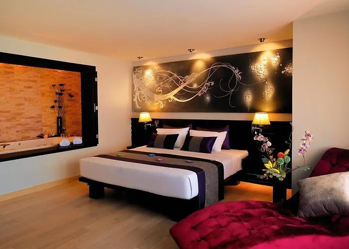 Nouvo City Hotel