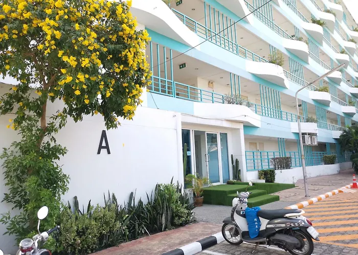 The Beach Bangsaen Condo Sea View Room 327-62 Top Floor-Free Netflix