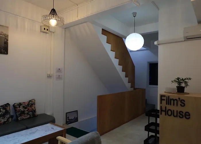 Films House Hostel